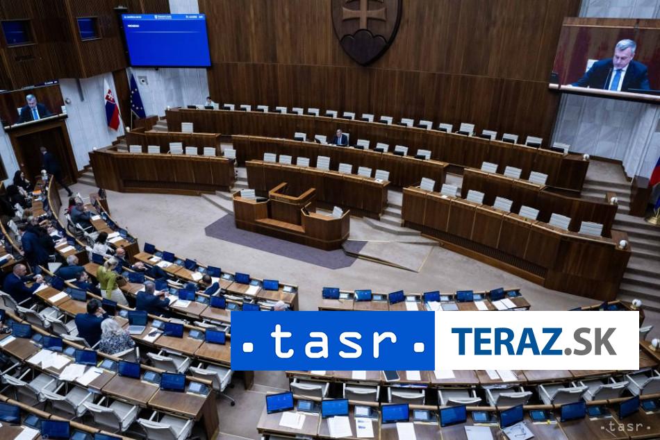 Cập nhật pháp luật Slovakia: Xử lý vi phạm trong nghị trường và giải quyết tranh chấp hàng xóm